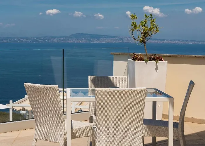 Eliana Hotel