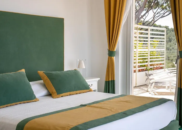 Eliana Hotel