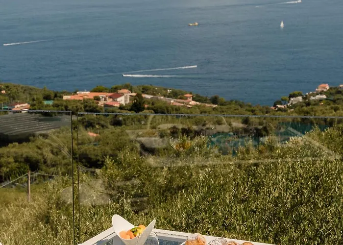 Eliana Hotel 3*