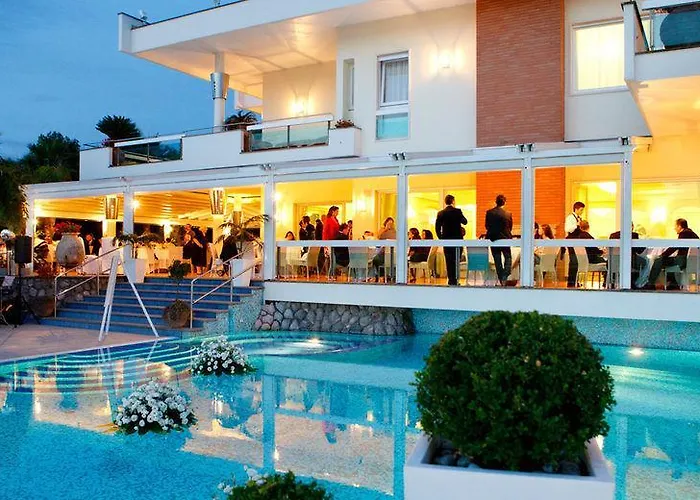 Hotel Eliana 3*