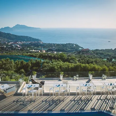 Eliana Hotel